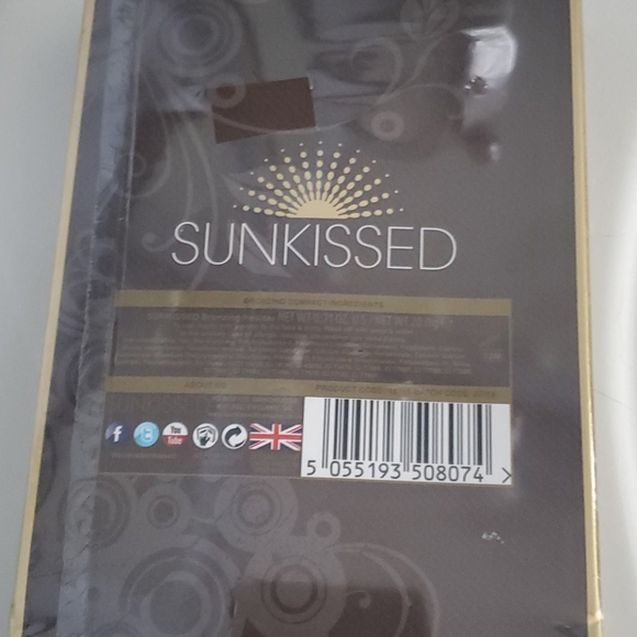 Sun-kissed ✨ bronzing compact will add brush - Picture 2 of 3